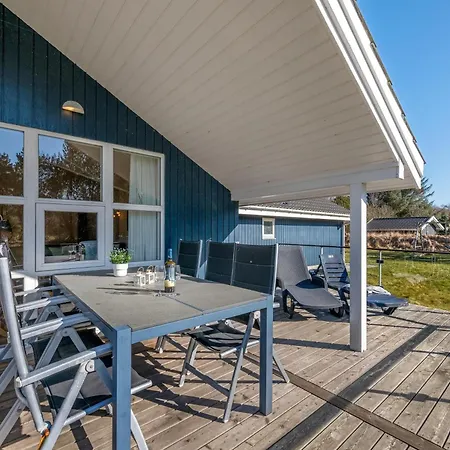 Lovely With Sauna, And Covered Terrace Feriehus *