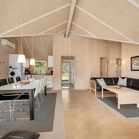 Lovely With Sauna, And Covered Terrace Feriehus *